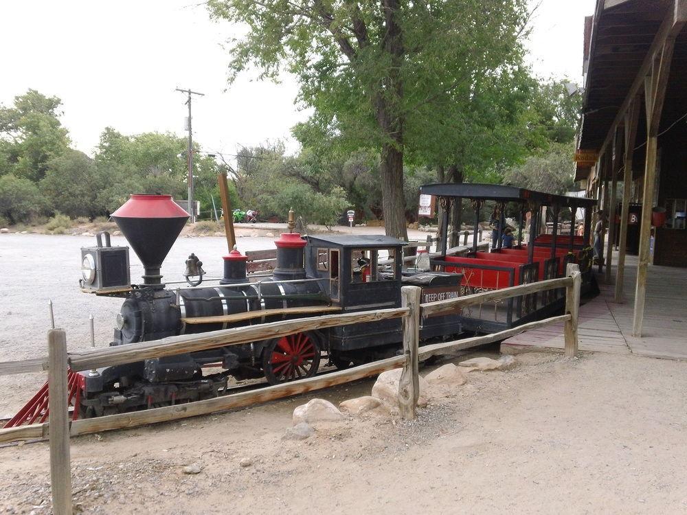 Bonnie Springs Ranch Motel Blue Diamond 外观 照片