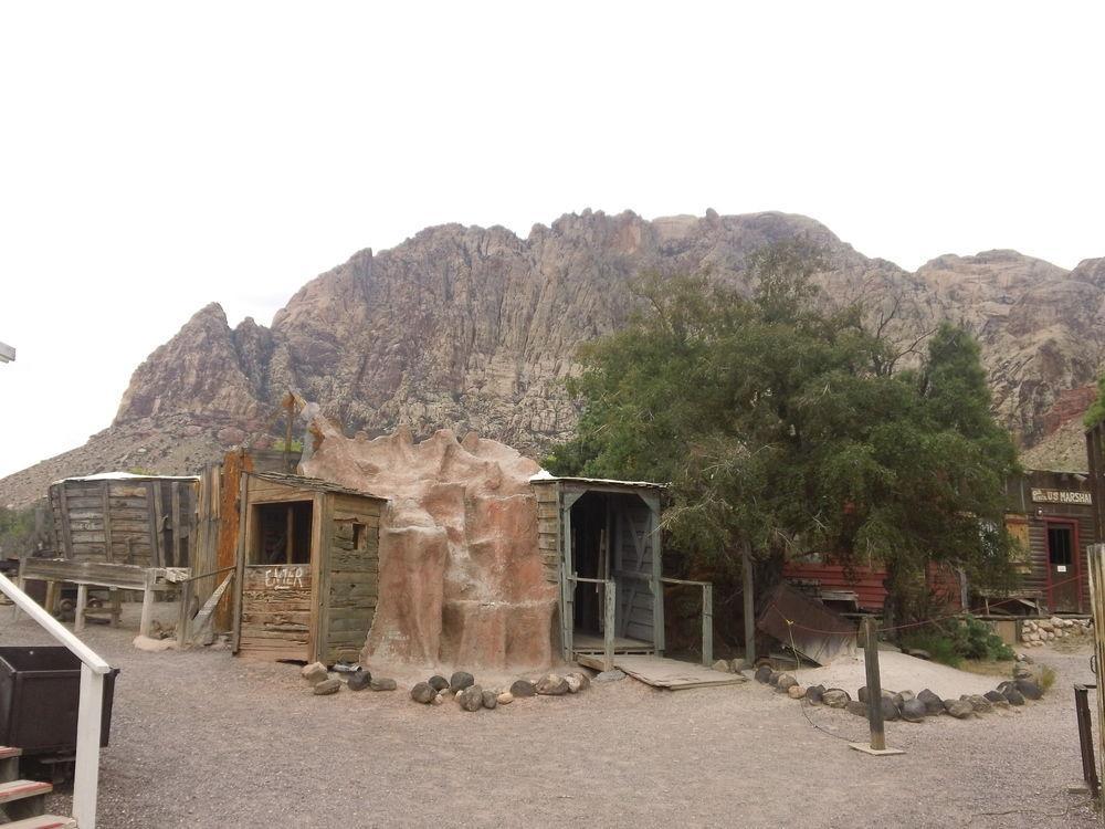 Bonnie Springs Ranch Motel Blue Diamond 外观 照片