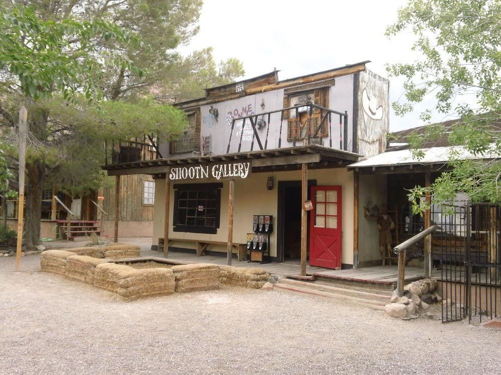 Bonnie Springs Ranch Motel Blue Diamond 外观 照片