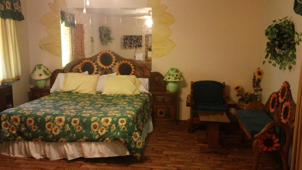 Bonnie Springs Ranch Motel Blue Diamond 外观 照片