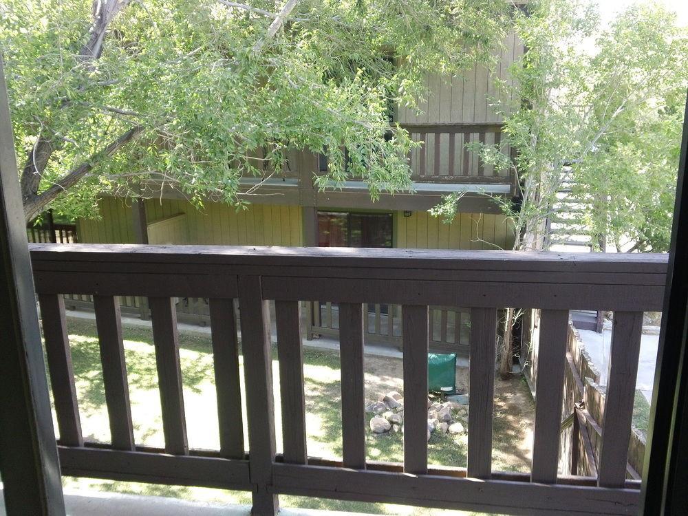 Bonnie Springs Ranch Motel Blue Diamond 外观 照片