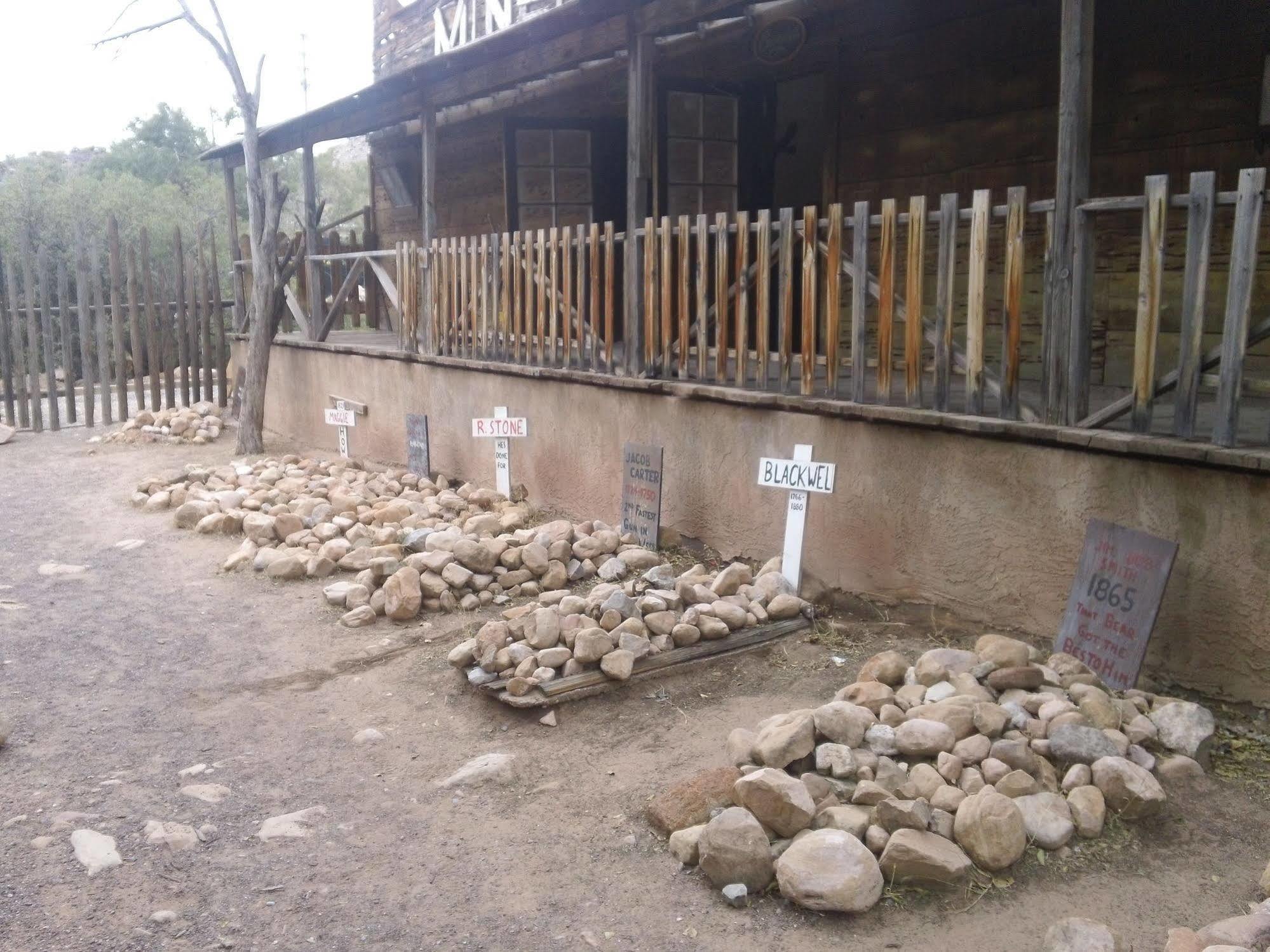 Bonnie Springs Ranch Motel Blue Diamond 外观 照片