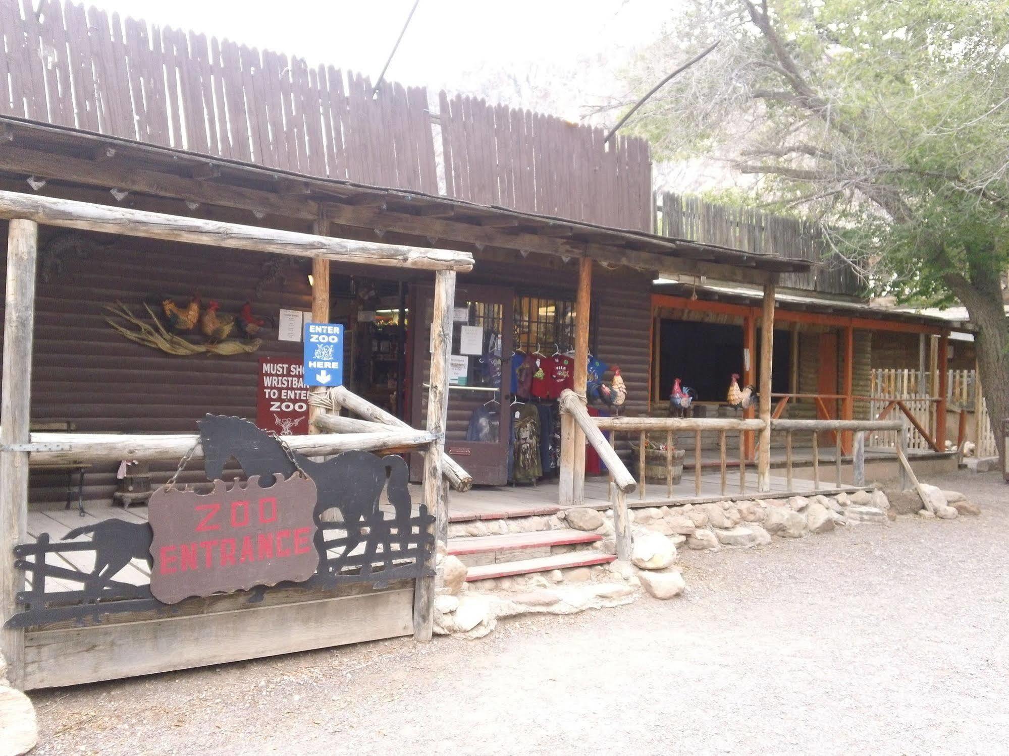 Bonnie Springs Ranch Motel Blue Diamond 外观 照片