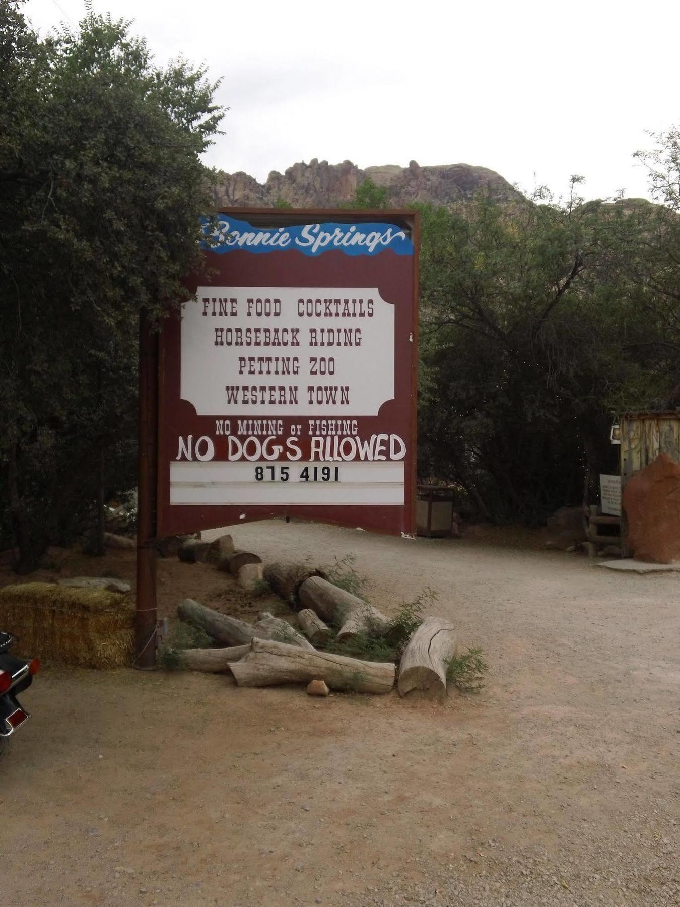 Bonnie Springs Ranch Motel Blue Diamond 外观 照片