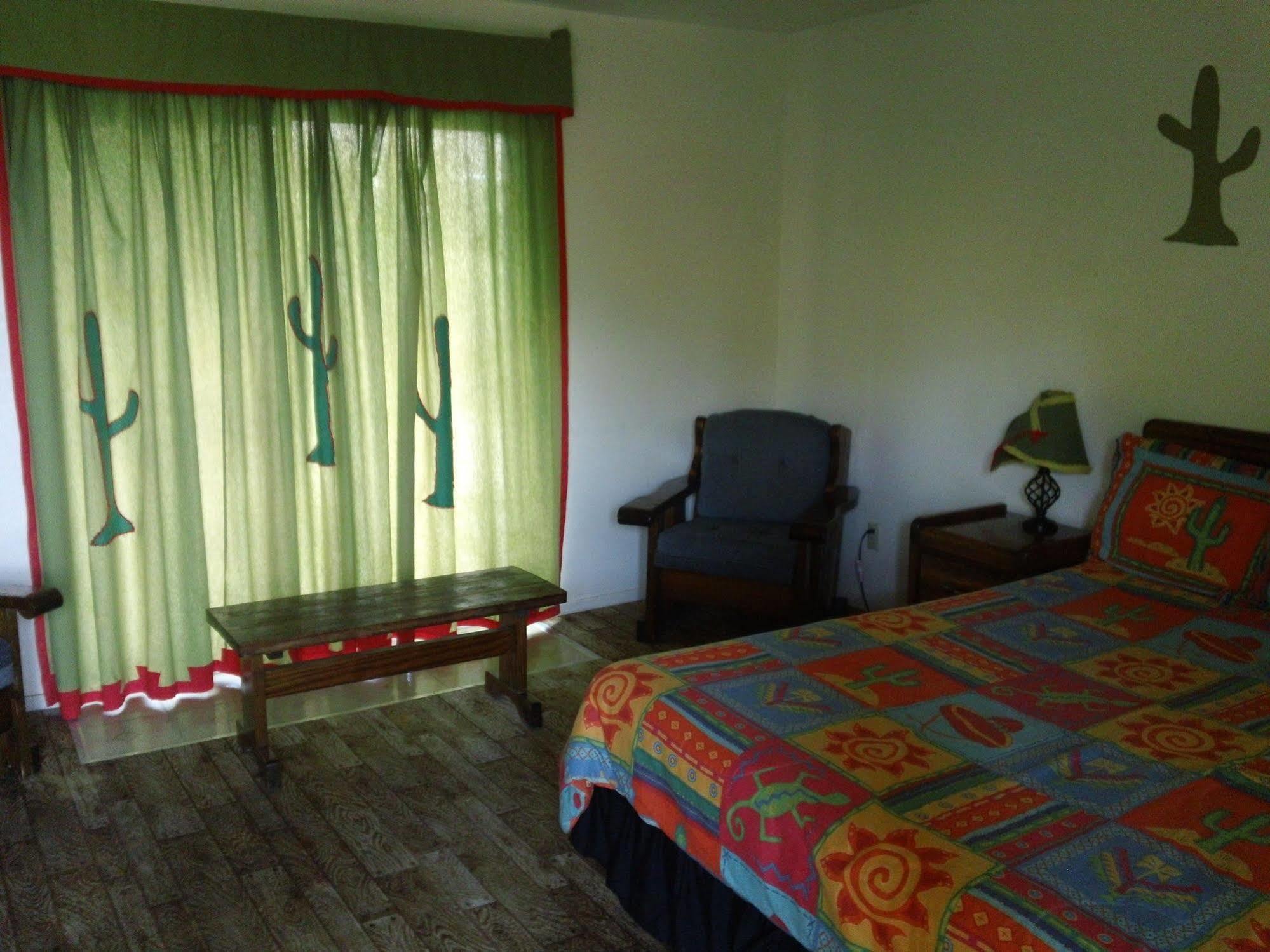 Bonnie Springs Ranch Motel Blue Diamond 外观 照片